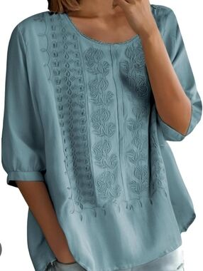 💚10 for $10💚 Bundle and save Embroidered Scoop Neck Top